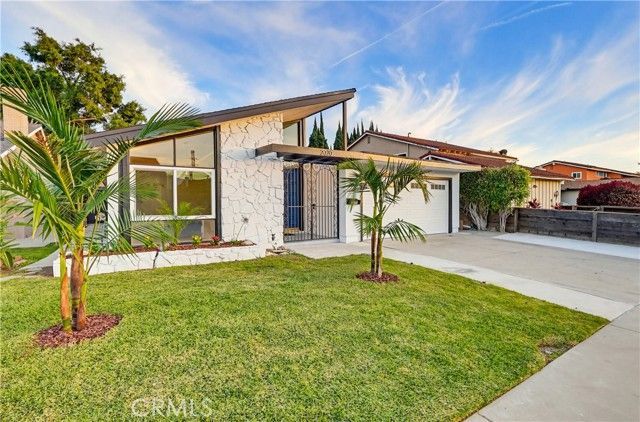 2020 Del Bay Street, Lakewood, CA 90712
