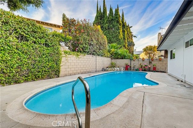 2020 Del Bay Street, Lakewood, CA 90712
