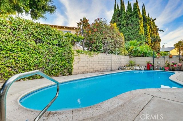 2020 Del Bay Street, Lakewood, CA 90712