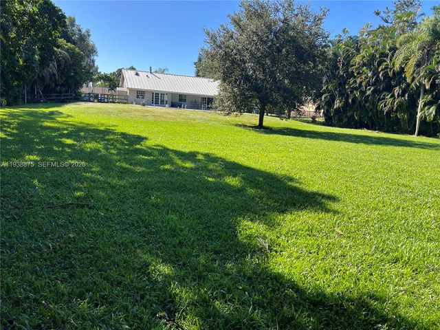 11501 SW 3rd St, Plantation, FL 33325