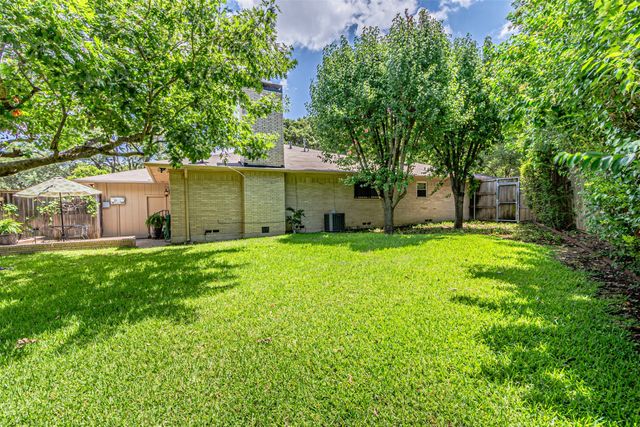 9133 Villa Park Circle, Dallas, TX 75225