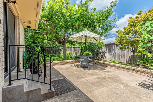 9133 Villa Park Circle, Dallas, TX 75225