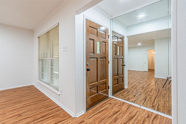 9133 Villa Park Circle, Dallas, TX 75225