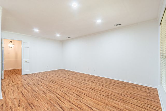 9133 Villa Park Circle, Dallas, TX 75225