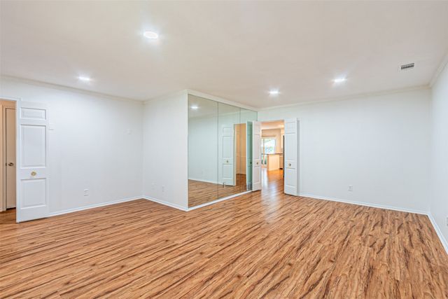 9133 Villa Park Circle, Dallas, TX 75225