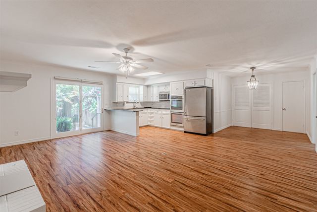 9133 Villa Park Circle, Dallas, TX 75225