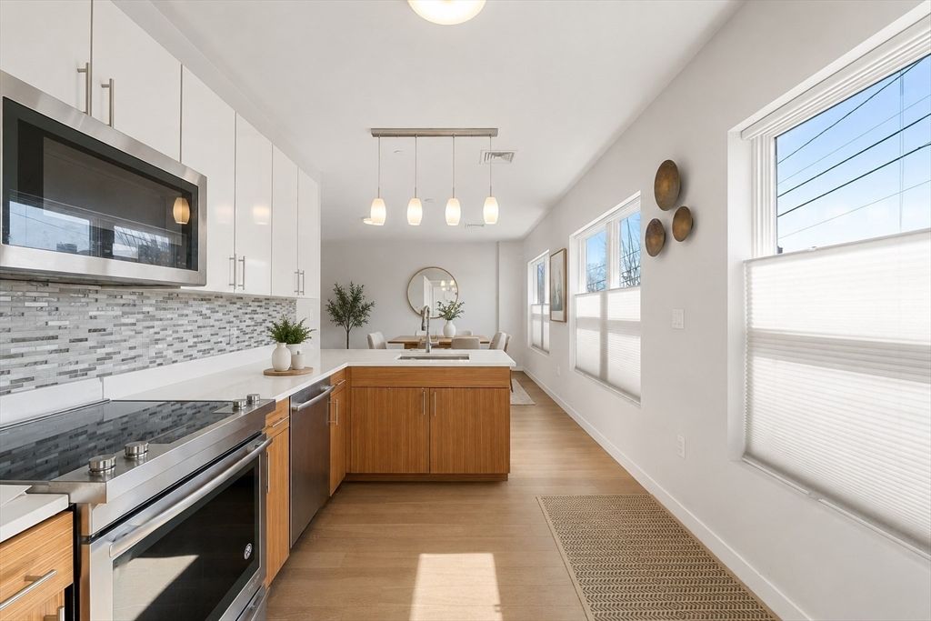 999 Hancock Street 209, Quincy, MA 02169