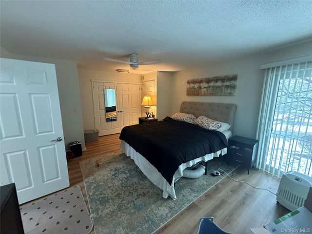 211 Treetop Circle, Nanuet, NY 10954