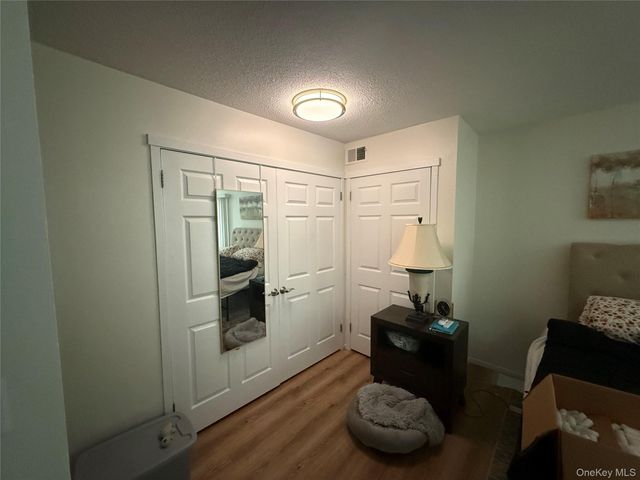 211 Treetop Circle, Nanuet, NY 10954