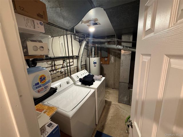 211 Treetop Circle, Nanuet, NY 10954