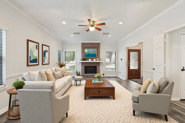 523 Aberdeen Way, Highlands, TX 77562