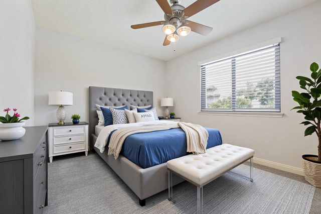 523 Aberdeen Way, Highlands, TX 77562