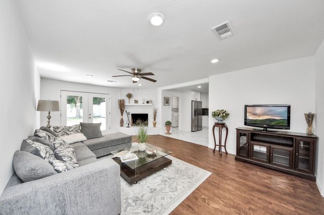 5823 Mcknight Street, Houston, TX 77035