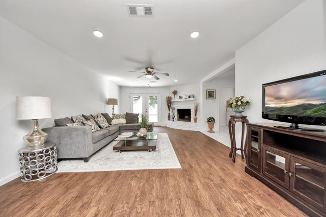5823 Mcknight Street, Houston, TX 77035