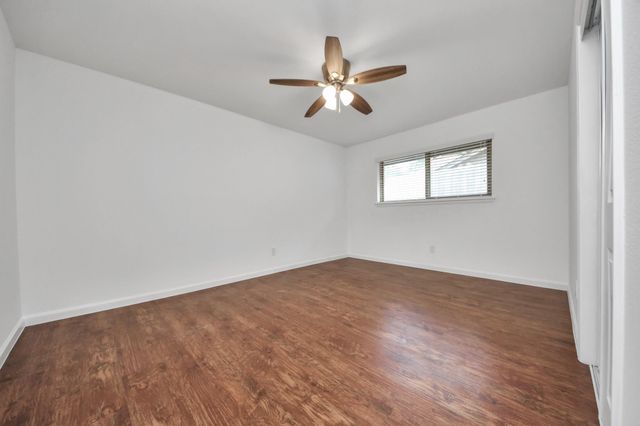 5823 Mcknight Street, Houston, TX 77035