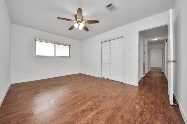 5823 Mcknight Street, Houston, TX 77035