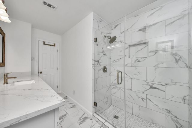 5823 Mcknight Street, Houston, TX 77035
