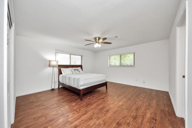 5823 Mcknight Street, Houston, TX 77035