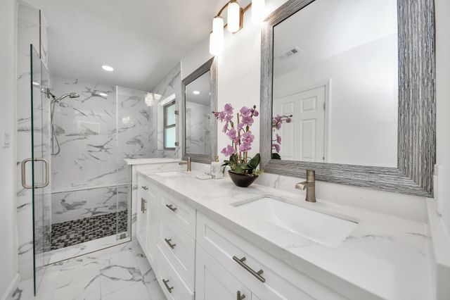 5823 Mcknight Street, Houston, TX 77035