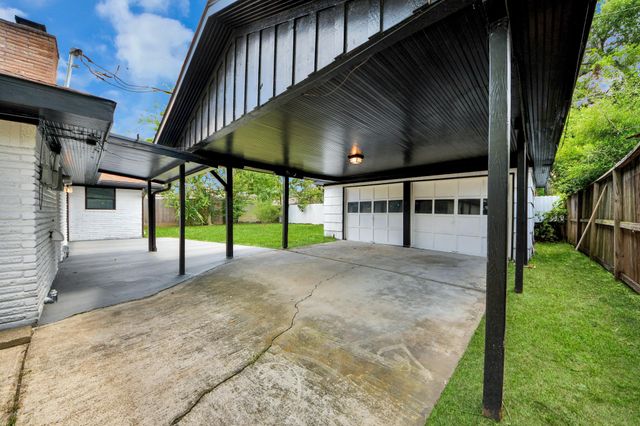 5823 Mcknight Street, Houston, TX 77035