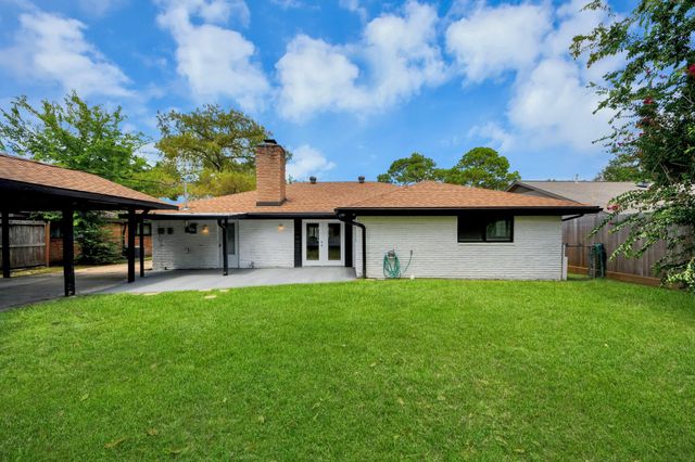 5823 Mcknight Street, Houston, TX 77035