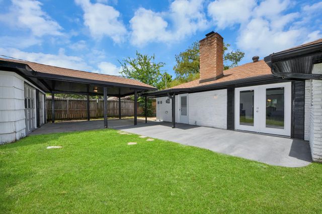 5823 Mcknight Street, Houston, TX 77035