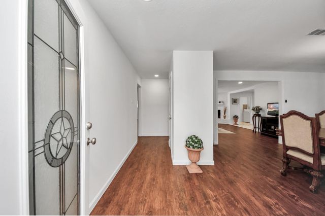 5823 Mcknight Street, Houston, TX 77035