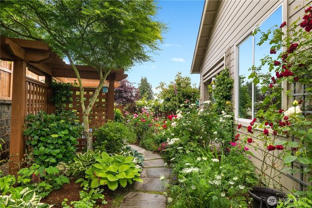 8618 Anderson Court NE, Lacey, WA 98516