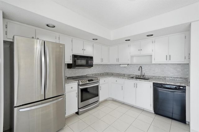 5130 Las Verdes Circle 307, Delray Beach, FL 33484