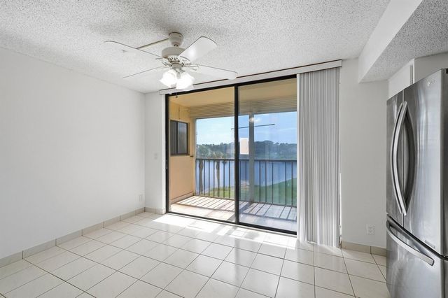 5130 Las Verdes Circle 307, Delray Beach, FL 33484