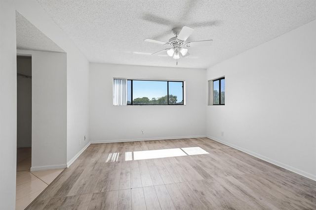 5130 Las Verdes Circle 307, Delray Beach, FL 33484