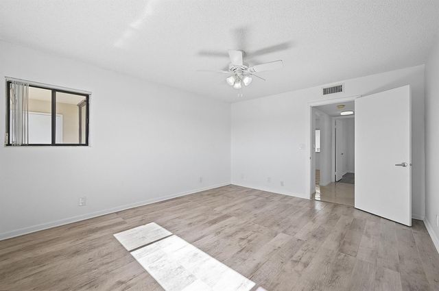 5130 Las Verdes Circle 307, Delray Beach, FL 33484