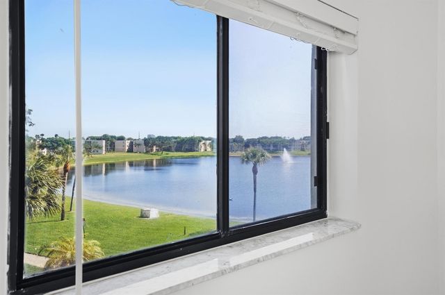 5130 Las Verdes Circle 307, Delray Beach, FL 33484