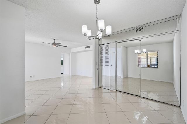 5130 Las Verdes Circle 307, Delray Beach, FL 33484