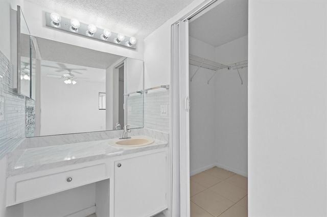 5130 Las Verdes Circle 307, Delray Beach, FL 33484