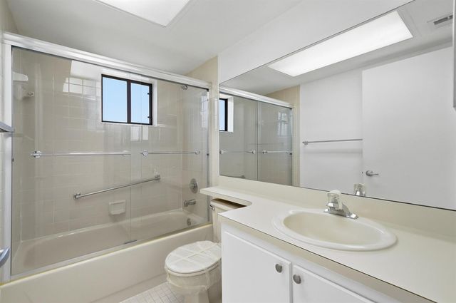 5130 Las Verdes Circle 307, Delray Beach, FL 33484