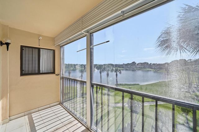 5130 Las Verdes Circle 307, Delray Beach, FL 33484