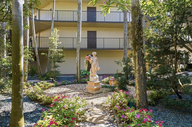 5130 Las Verdes Circle 307, Delray Beach, FL 33484