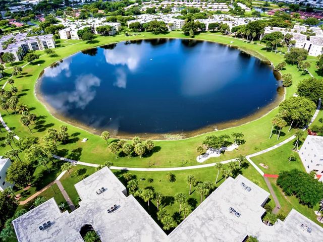 5130 Las Verdes Circle 307, Delray Beach, FL 33484