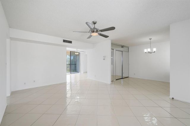5130 Las Verdes Circle 307, Delray Beach, FL 33484