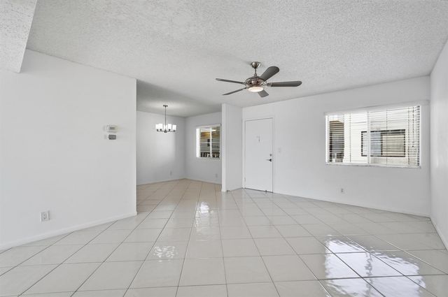 5130 Las Verdes Circle 307, Delray Beach, FL 33484