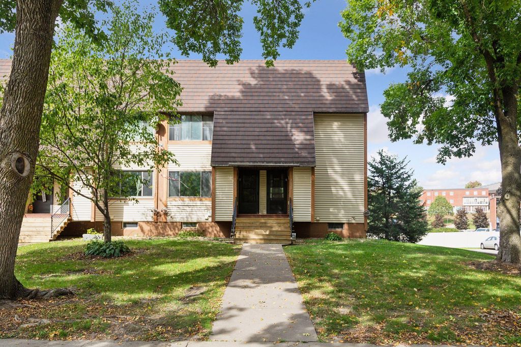 1627 Christie Place, Saint Paul, MN 55106