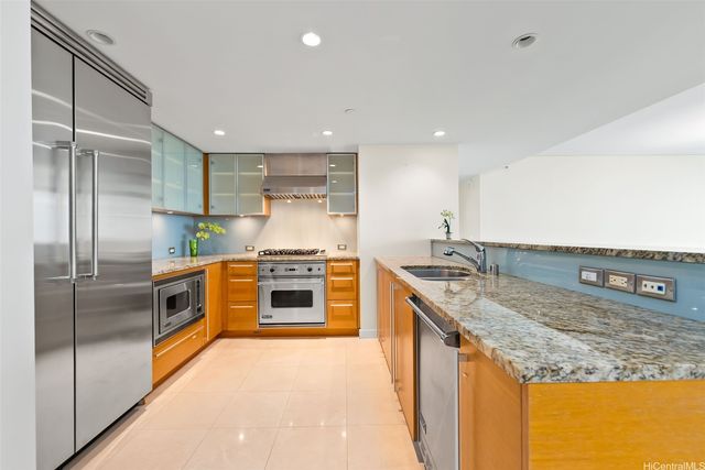 1177 Queen Street 1708, Honolulu, HI 96814