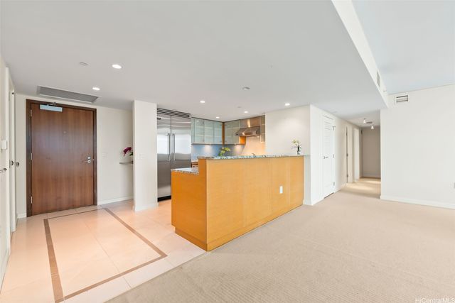 1177 Queen Street 1708, Honolulu, HI 96814