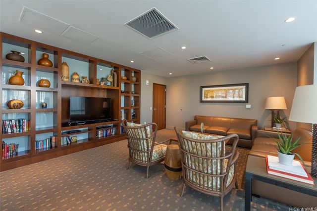 1177 Queen Street 1708, Honolulu, HI 96814