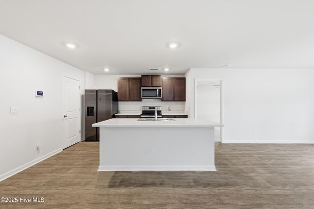 668 Buckeye Road NE, Leland, NC 28451