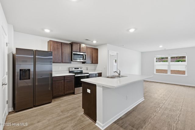 668 Buckeye Road NE, Leland, NC 28451