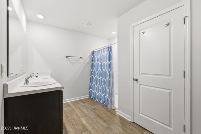 668 Buckeye Road NE, Leland, NC 28451