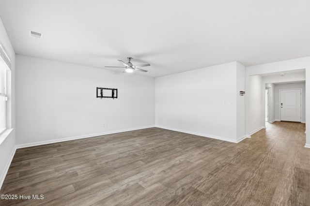 668 Buckeye Road NE, Leland, NC 28451