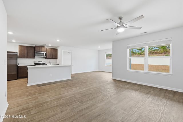 668 Buckeye Road NE, Leland, NC 28451